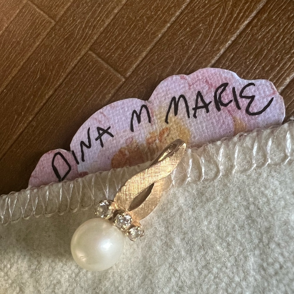James Avery Rare Retired 14k Gold Pearl Diamonds Pendant!